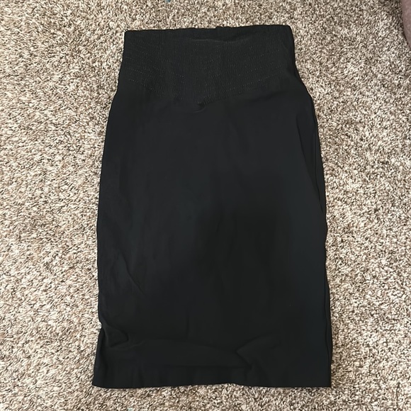 Iike new black skirt - Picture 2 of 4